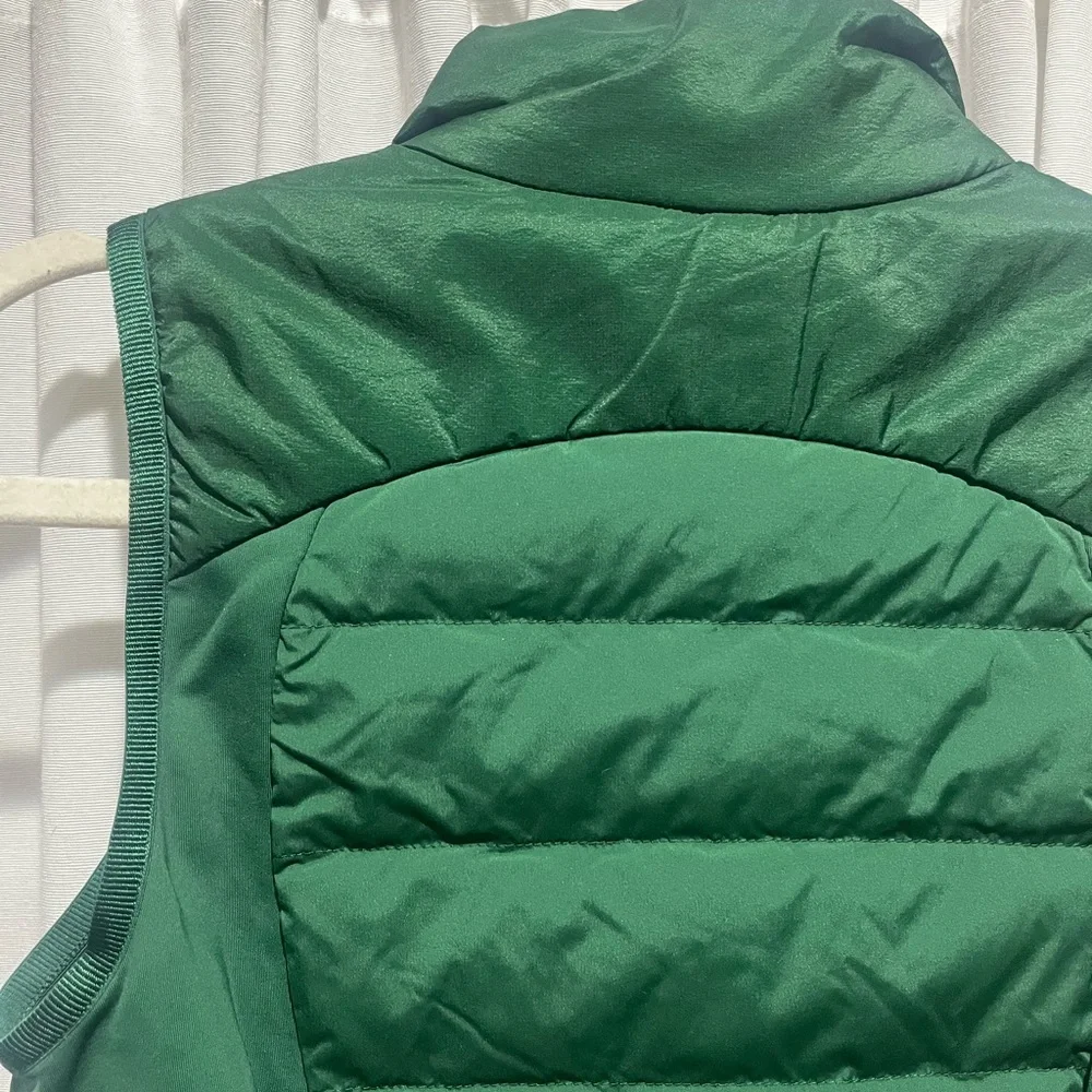Lululemon Athletica Down For It All Everglade Green Vest Size 2 - Picture 10 of 14